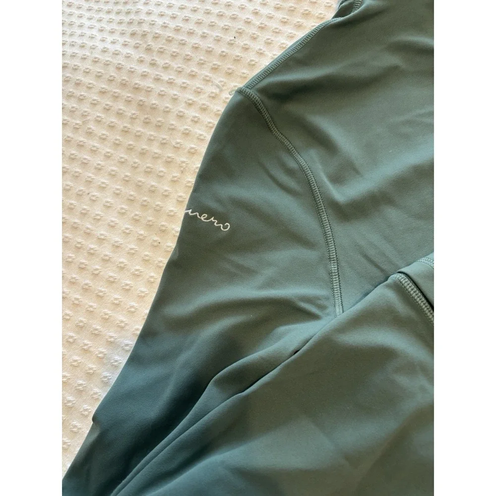 Lululemon Women's Green Full Zip Activewear Jacket Size 6 Nylon Lycra Pockets